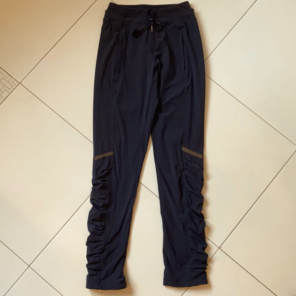 Lululemon Fleece Tight w Pant Overlay 2 EUC